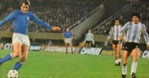 Roberto Bettega segna il gol della vittoria contro l'Argentina. La vittoria più bella dell'Italia in quel mondiale.